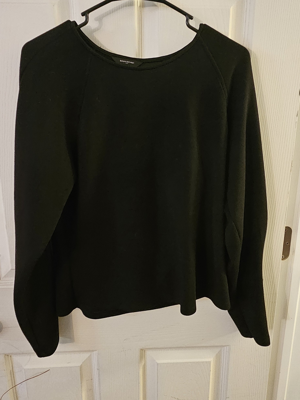 Banana Republic Black Long-Sleeve Crewneck Sweatshirt